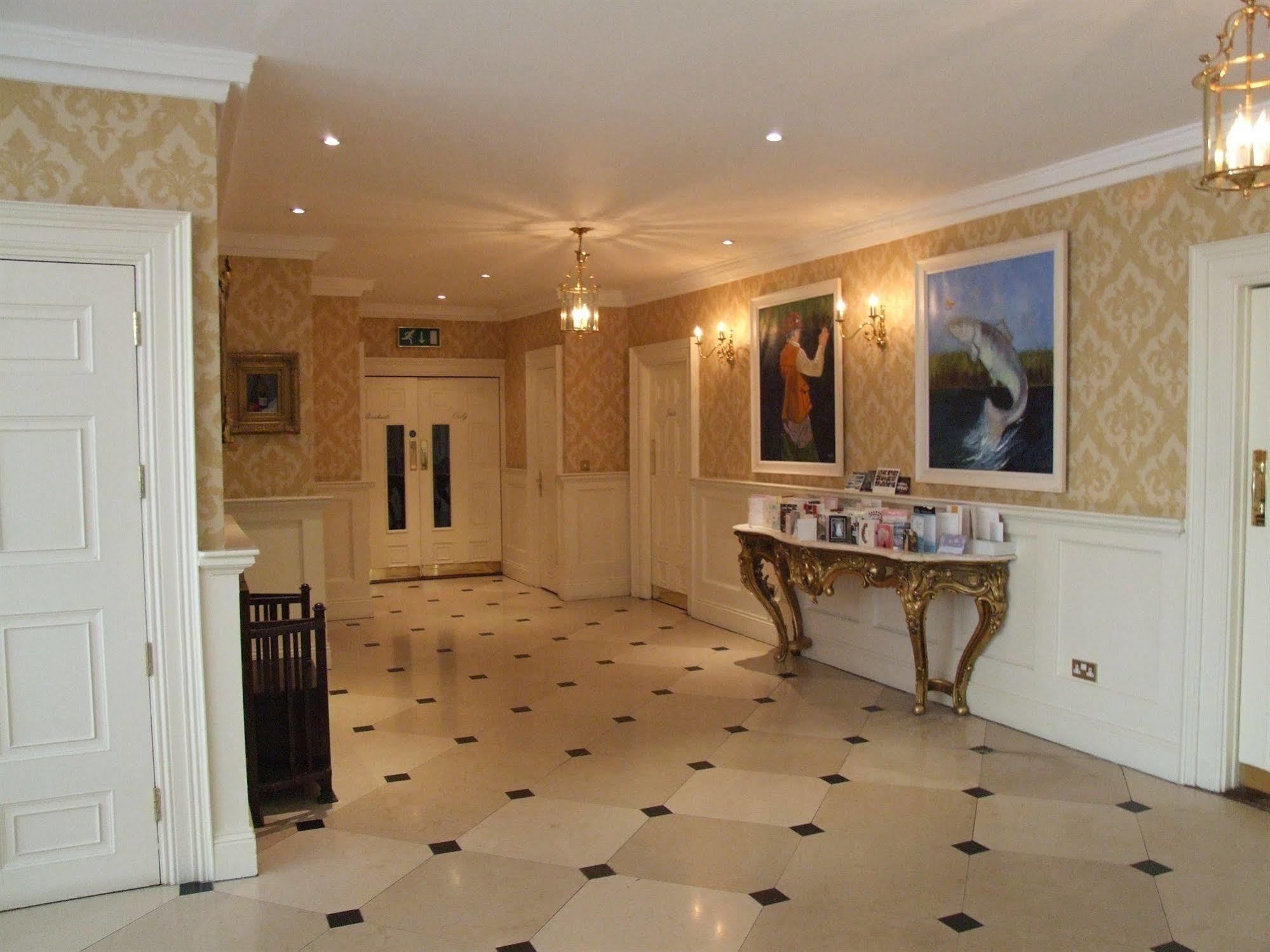 Barberstown Castle Hotel Straffan Kültér fotó